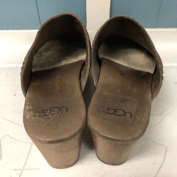 UGG‎ Women's Size 9 Slip On Clogs, Tan Brown Clogs With Wooden Heels - Picture 7 of 9